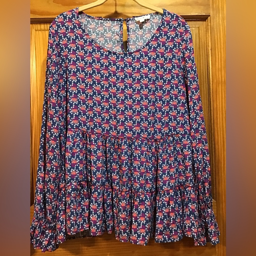 Women’s size large, long sleeve top/blouse